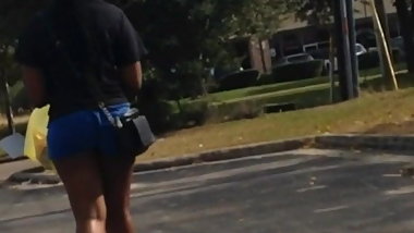 Sexy Ass Ebony 18 year old walking