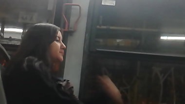 pendeja chilena viendo mi bulto duro en la micro y lo sabore