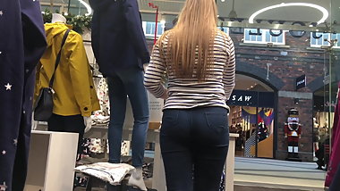 Tight Jeans 20 (Store Worker)