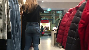 Hot Jeans Ass Store Worker 2