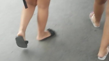 Seguindo Novinha linda gostosa mini saia colada 2