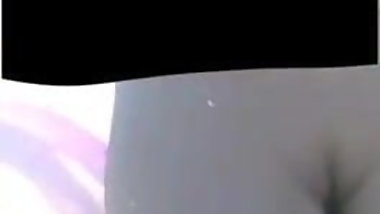 Teen esperando camion