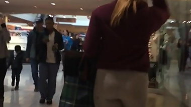 Teen PAWG Booty in Gray Leggings