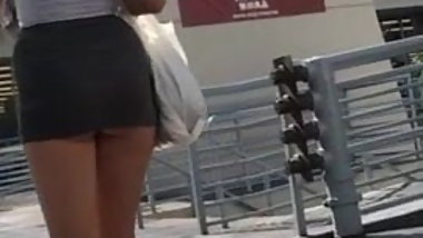 Voyeuring the street (clip)