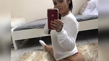Latina ass jiggle like jello