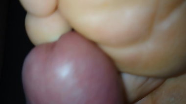 Her feet is like cum collector