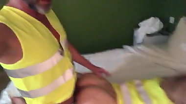 Gilet jaune en levrette