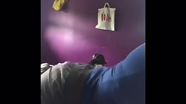 Teen shaking big ass