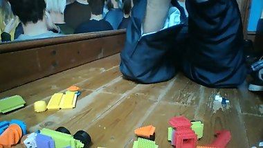 interviewer shoeplay with flats