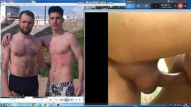 ÐšÑ€Ð°ÑÐ¸Ð²Ð¾ Ð´ÐµÑ€Ð¶Ð¸Ñ‚ Ð½Ð¾Ð³Ð¸ 1