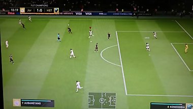 Junge bekommt EAIDS' Sibb zu spÃ¼ren